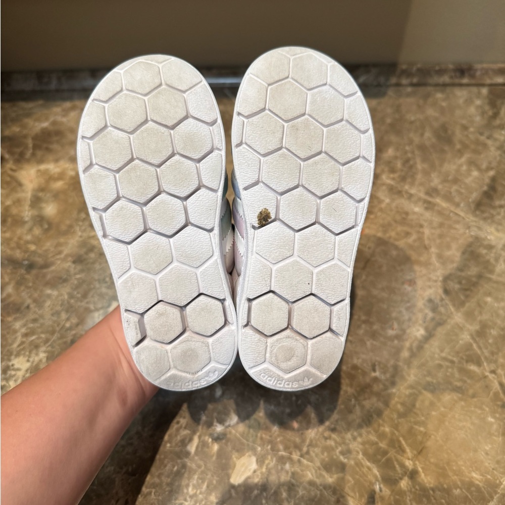 adidas Kids Sneakers with Minnie Mouse - White and Gold - Picture 6 of 7